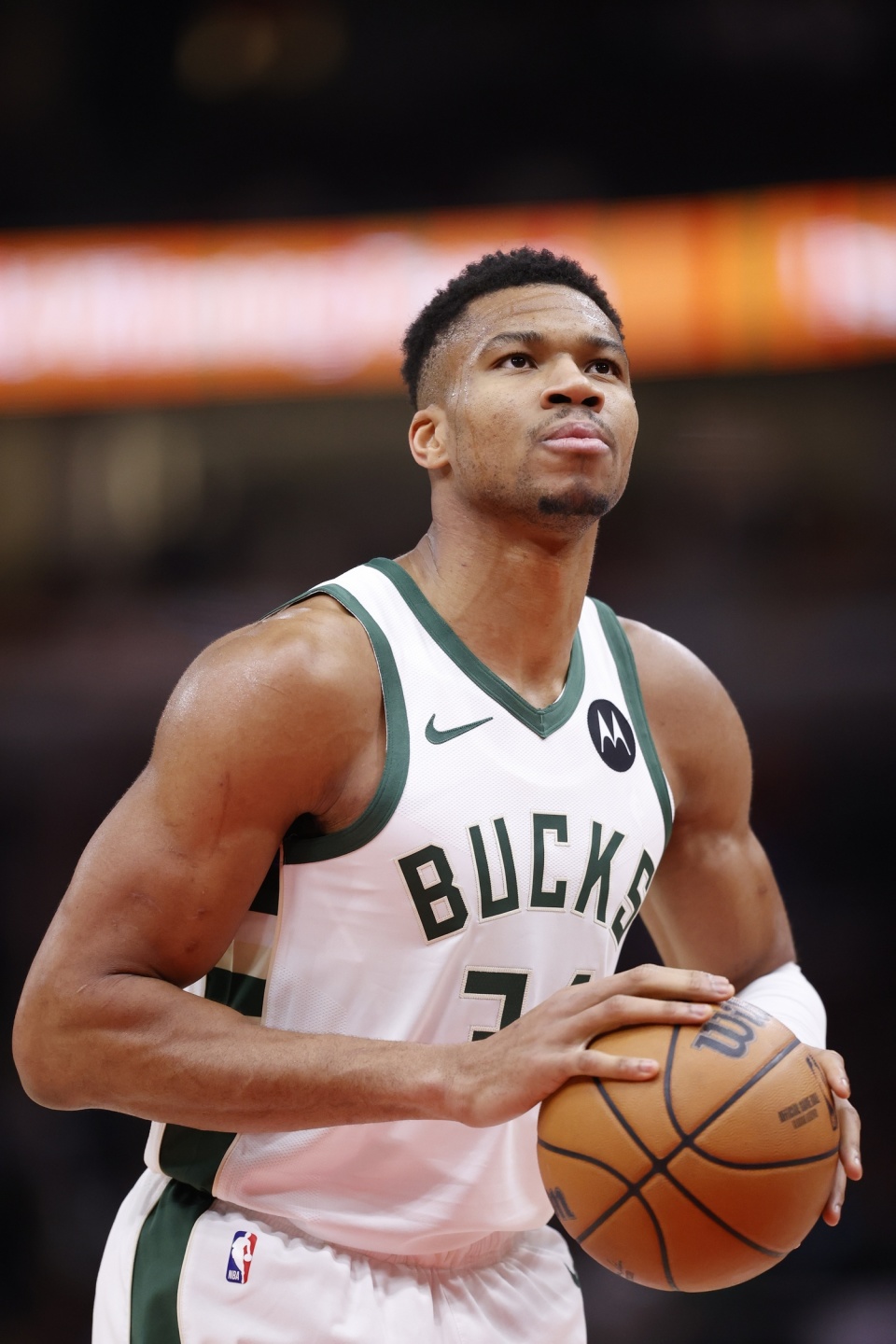 西甲：巴萨客场3-1战胜赫罗纳