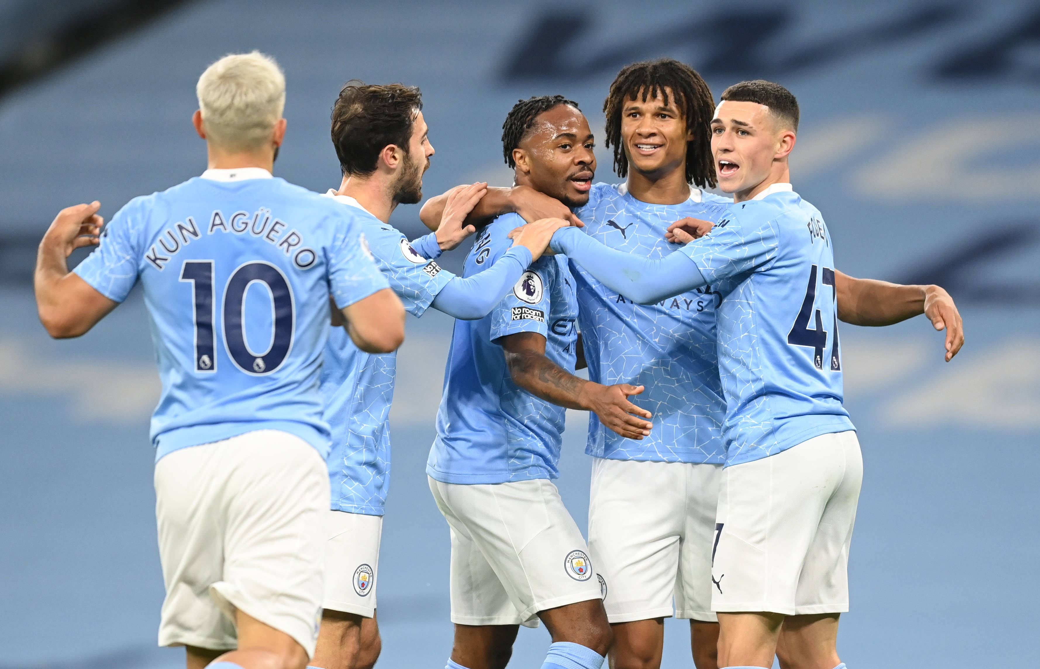 纽约洋基队在八十年代末期陷入低谷，被媒体嘲讽为“买不来冠军的豪门”