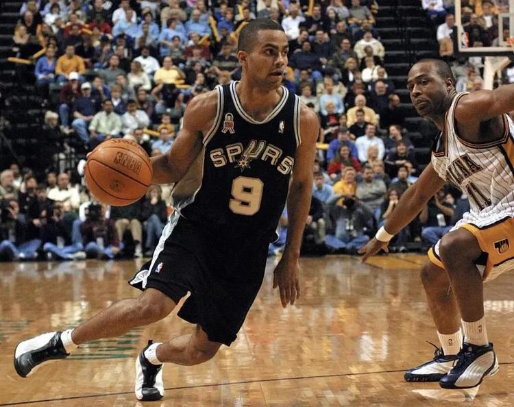 篮球——CBA常规赛：宁波町渥不敌新疆伊力特