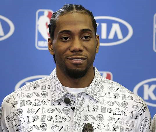 栾利程强杀内线 长驱直入双手灌筐