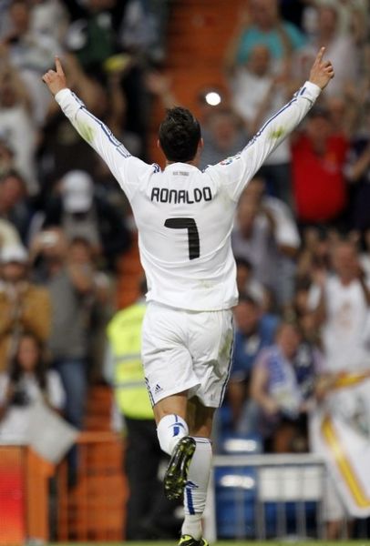 拜仁剑指沃尔夫斯堡 德甲前15轮打进55球