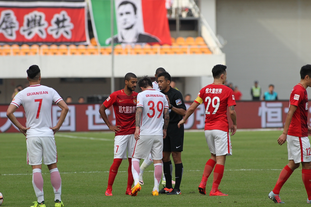 坚定防守见成效 方兴渡大胜拿赛点