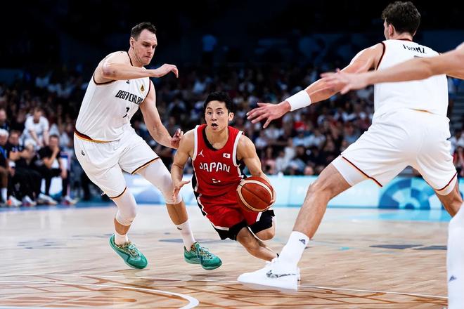 欧冠体育新闻最新发布 小组赛与淘汰赛形势更新