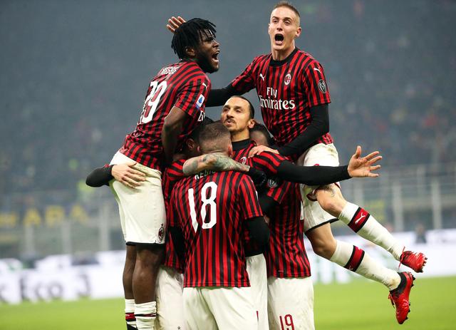 英超：曼联主场2-1逆转热刺