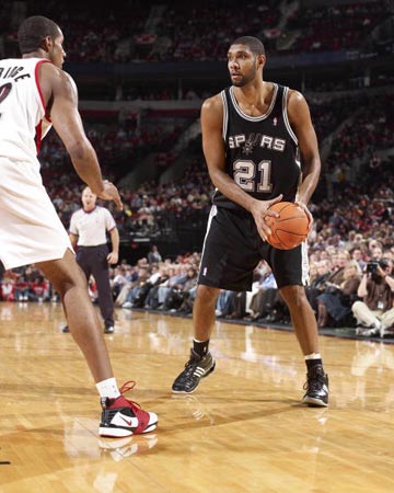 皇马客战毕尔巴鄂竞技！阿隆索遭遇执教生涯最大考验，圣马梅斯恐成白衣军团噩梦